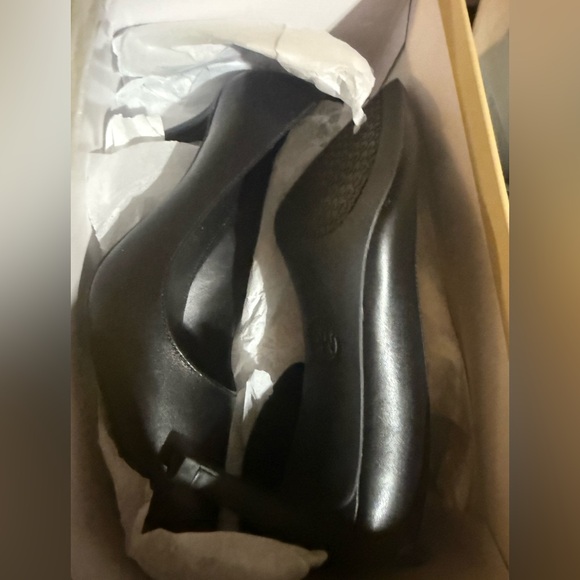 Michael Kors Alina Flex Pump In Black 5M - Picture 5 of 6